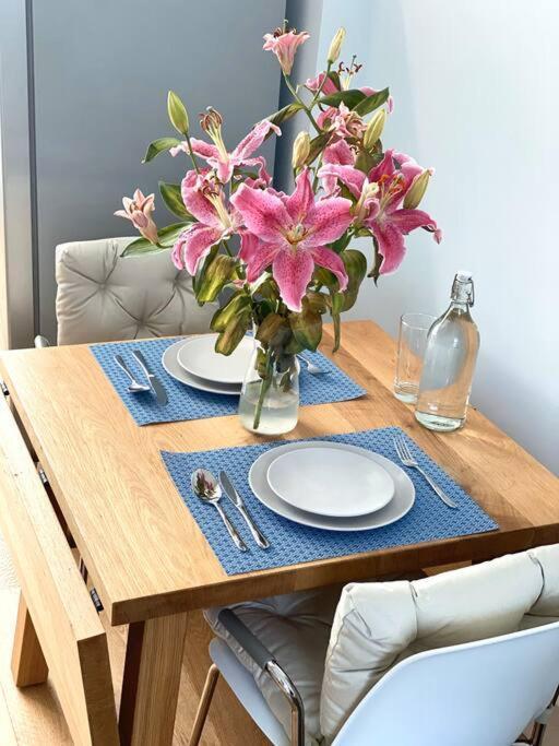 2Bdr Modern Apartment In Hammersmith West 伦敦 外观 照片