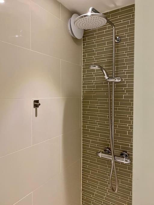 2Bdr Modern Apartment In Hammersmith West 伦敦 外观 照片